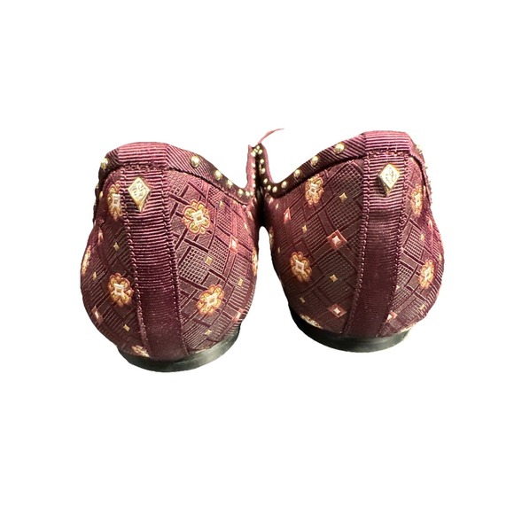 Sam Edelman Size 10M Rivera Flat Burgundy Jacquard Scalloped Studded Shoe - Picture 4 of 7